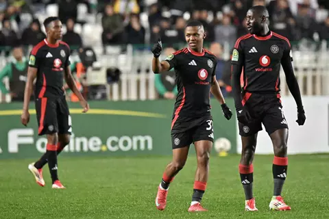 نكوتا يشعل المباراة.. أورلاندو يتقدم على بيراميدز في نصف نهائي الأبطال